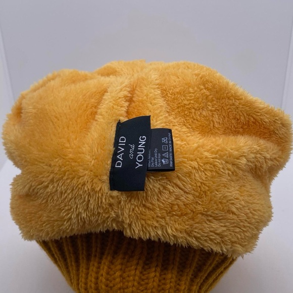 David and Young Pom Pom Beanie OS - Picture 5 of 6